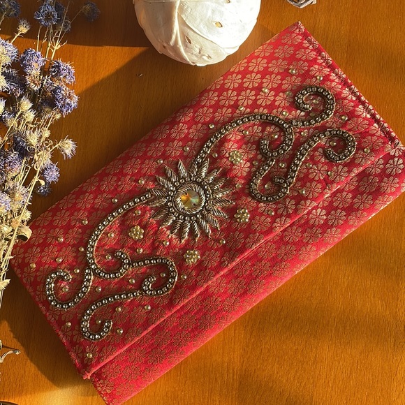 Red brocade envelope clutch with zardozi embroidery - Picture 5 of 5